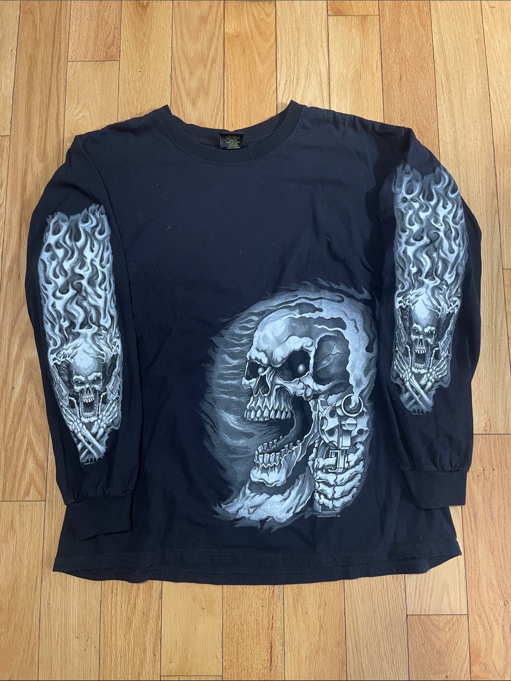 Men's Black Long-Sleeve Skull Graphic Tee
